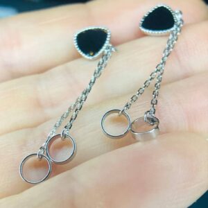 Aritos Triangulo Negro y Cadenas